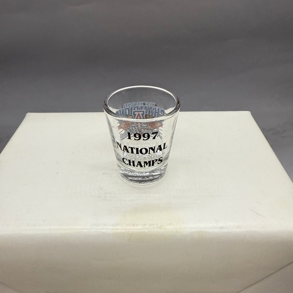 Three Vintage, Unused University Shot Glasses - Picture 7 of 8